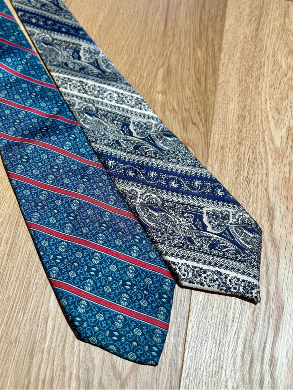 2 Patterned Silk Ties 👔 - Christian Dior and Metro Museum of Art